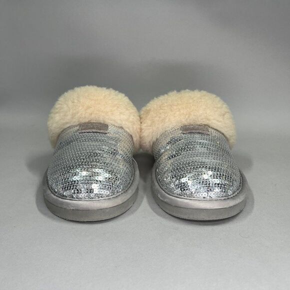 UGG Girl's Size 5‎ Dazzle Sliver Sequin Slippers - Picture 2 of 9